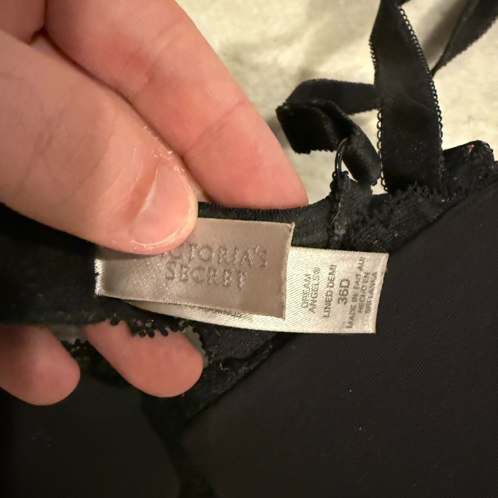 Victorias Secret Body by Victoria Lined Demi Bra Black Lace Size 36D - Picture 3 of 3